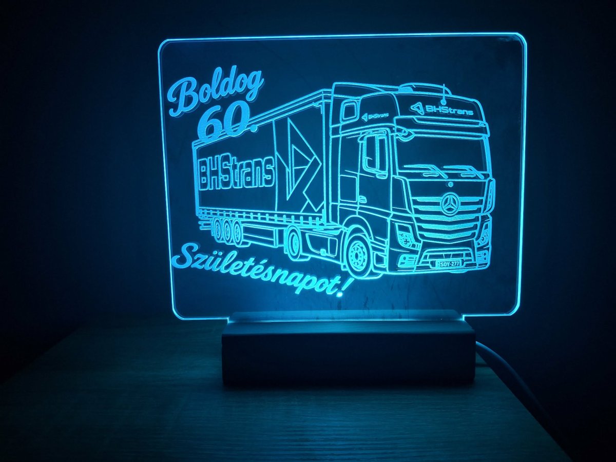 Egy igazi 'veterán' kamionosnak LED lámpa✨🚛